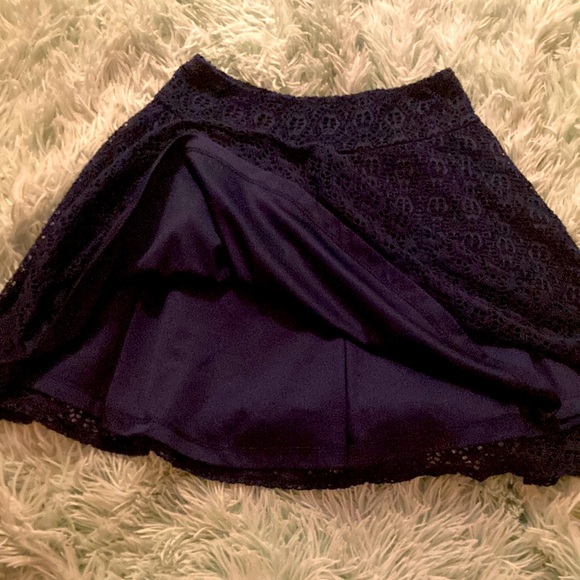 Cute short navy blue skirt - Picture 4 of 5